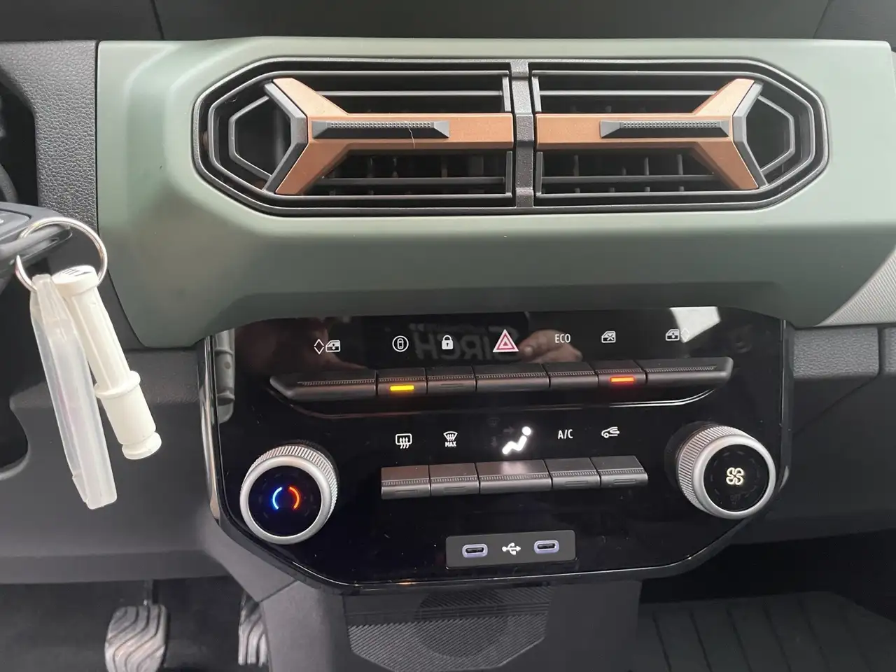 Dacia Spring Extreme ELECTRIC 65*NAVI* — معرض صور السيارة 13