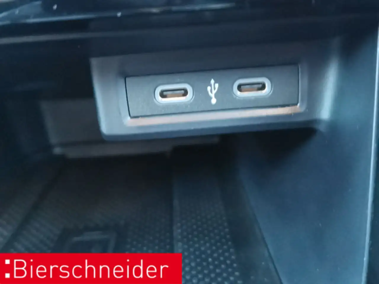Volkswagen T-Cross 1.0 TSI DSG R-Line MATRIX NAVI CAM ACC S — Galerie du véhicule 27