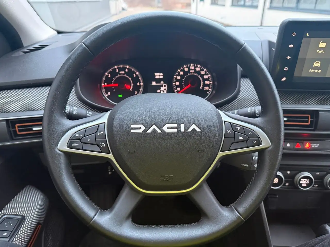 Dacia Sandero Stepway Kamera Keyless Sitzheizung — معرض صور السيارة 19