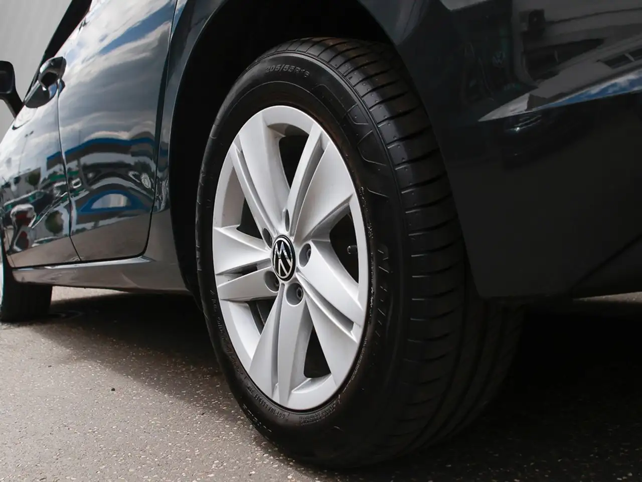 Volkswagen Golf VIII 1.5 TSI Life Navi/LED/SHZ — معرض صور السيارة 5