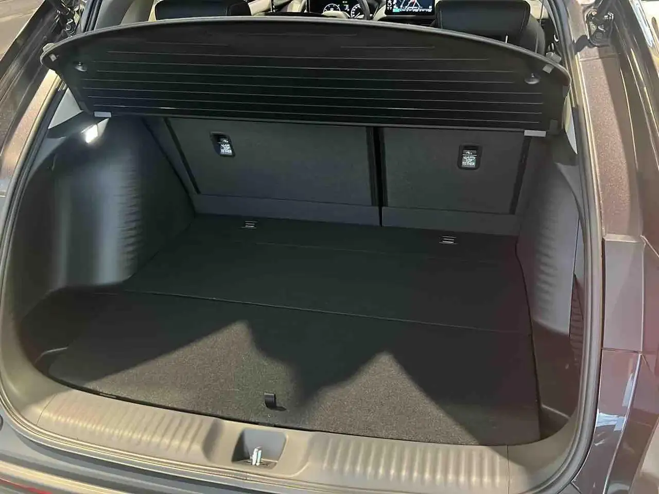 Honda ZR-V 2.0 Hybrid Elegance — Vehicle gallery 12