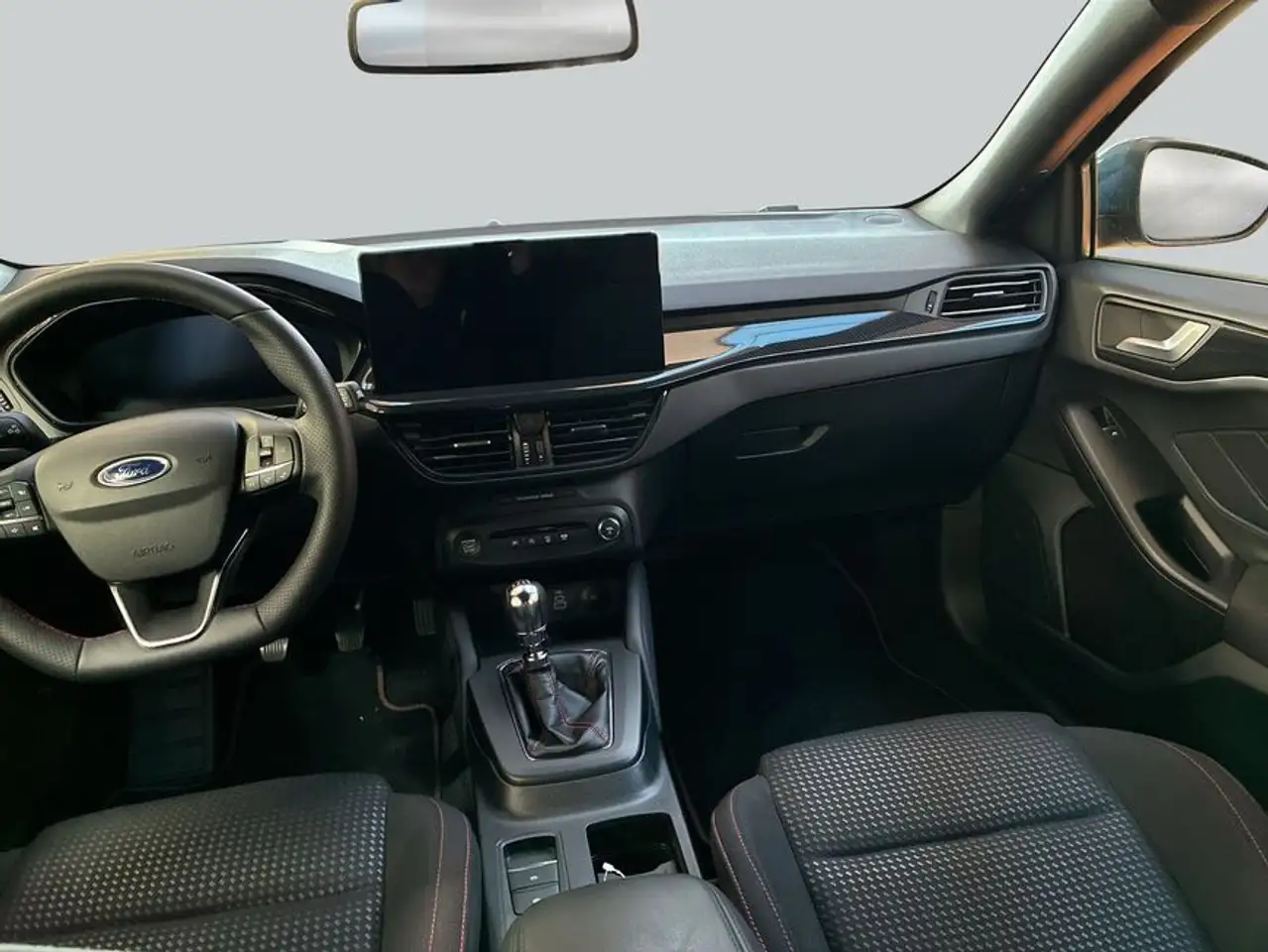 Ford Focus Turnier 1.0 EcoBoost Hybrid ST-LINE X — Vehicle gallery 11