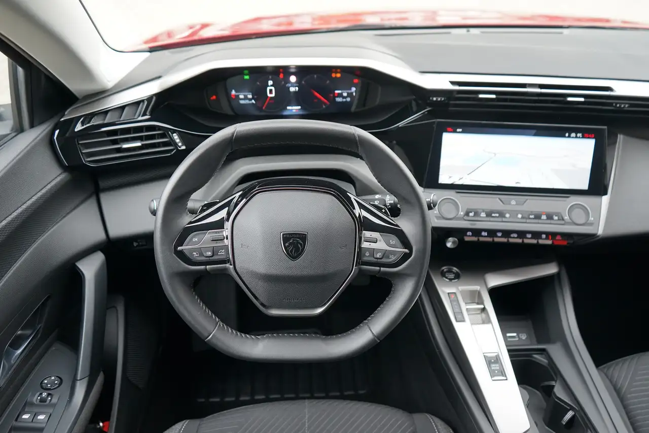 Peugeot 308 SW 1.2 12V e-THP Active LED Navi Klimaaut. — Vehicle gallery 15