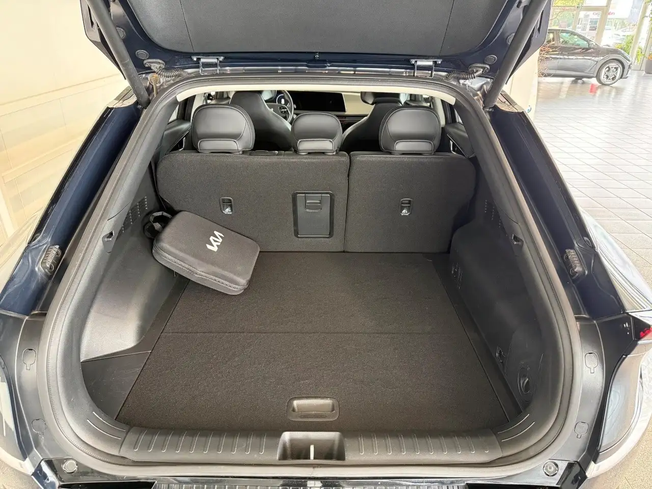 Kia EV6 Basis 4WD WP, AIR, COM, ASS, DRIVE, Sound-P — Galería del vehículo 12