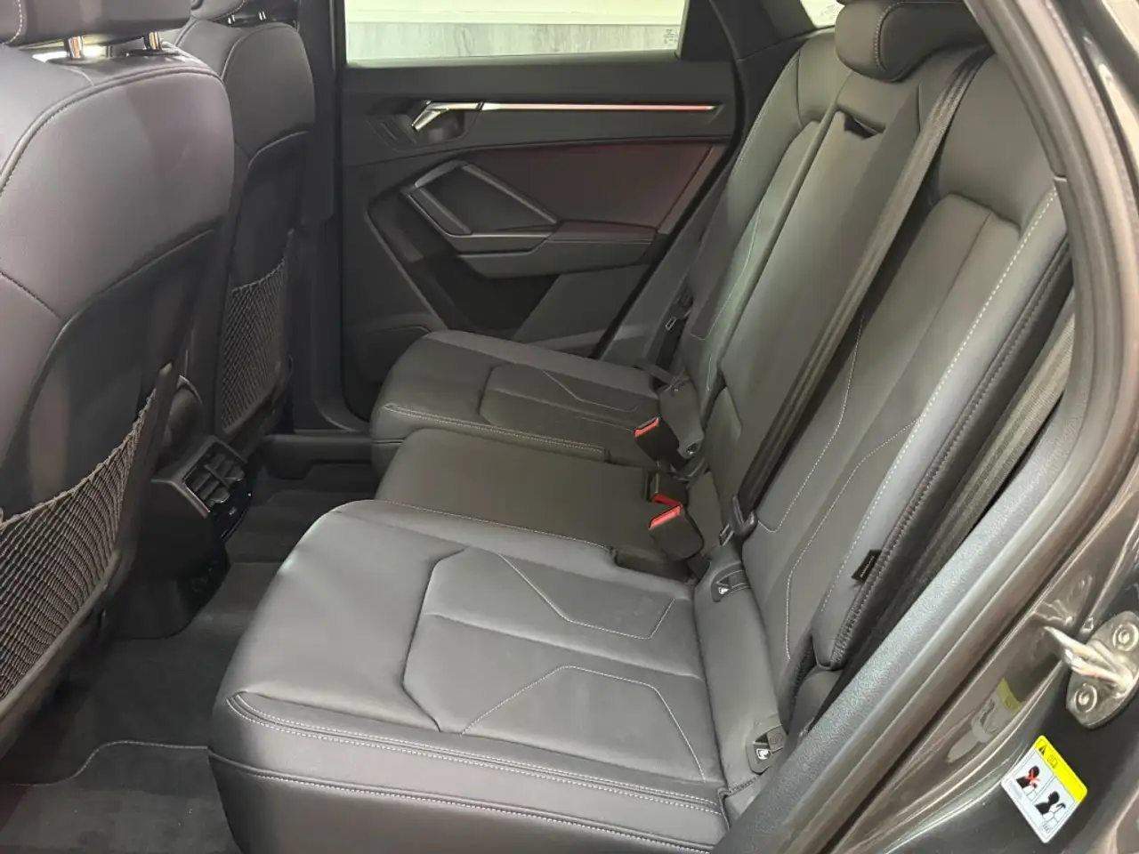 Audi Q3 Sportback 45 TFSIe S line S-tronic — Galería del vehículo 13