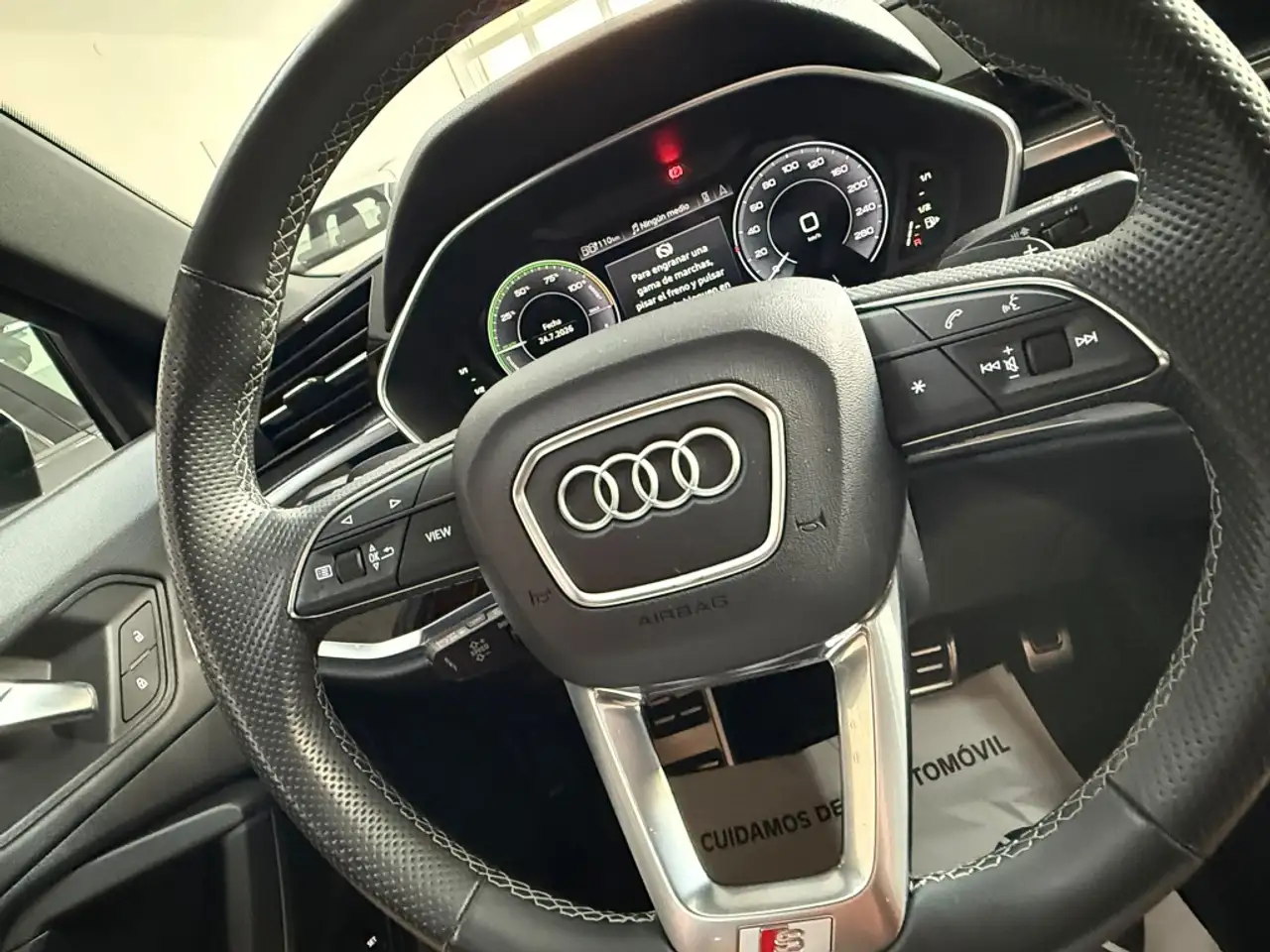 Audi Q3 Sportback 45 TFSIe S line S-tronic — Galería del vehículo 8
