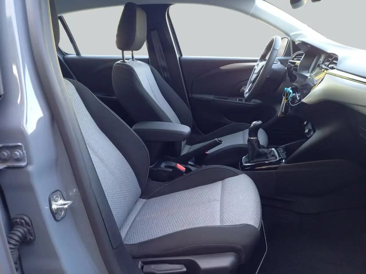 Opel Corsa 1.2 Start/Stop — Vehicle gallery 12