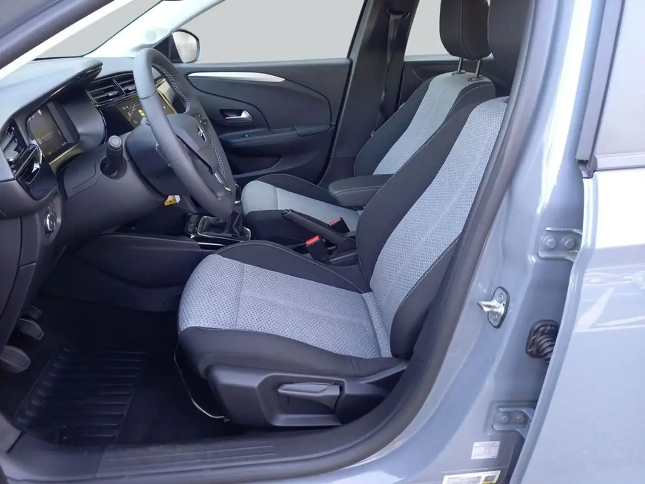 Opel Corsa 1.2 Start/Stop — Vehicle gallery 10