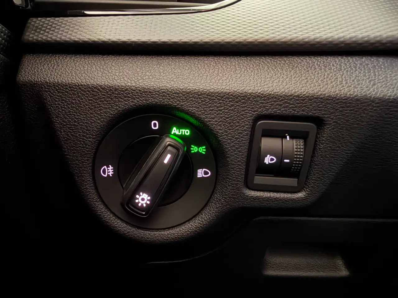 Skoda Kamiq Fresh *Rückfahrkam*DAB Radio*SHZ*LED*Garantie bis 2029 — Galería del vehículo 17
