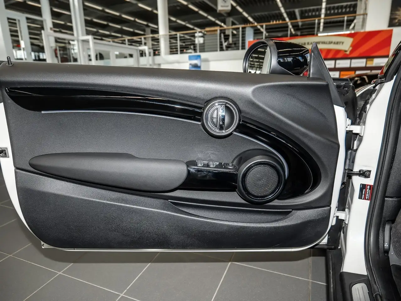 MINI Cooper C Cabrio Cooper C Cabrio LED PDC V+H DAB Tempomat Klima — معرض صور السيارة 22