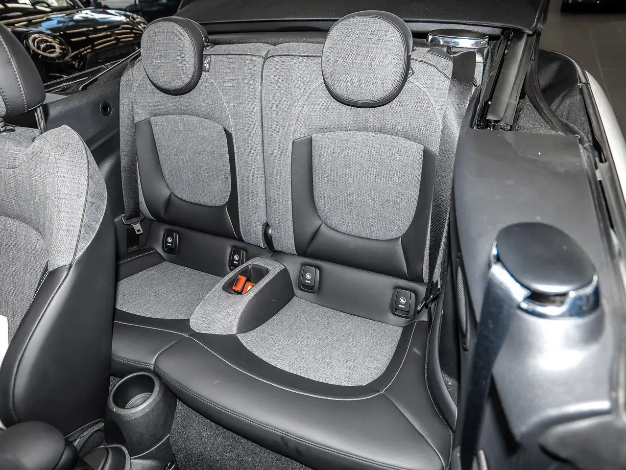 MINI Cooper C Cabrio Cooper C Cabrio LED PDC V+H DAB Tempomat Klima — معرض صور السيارة 18