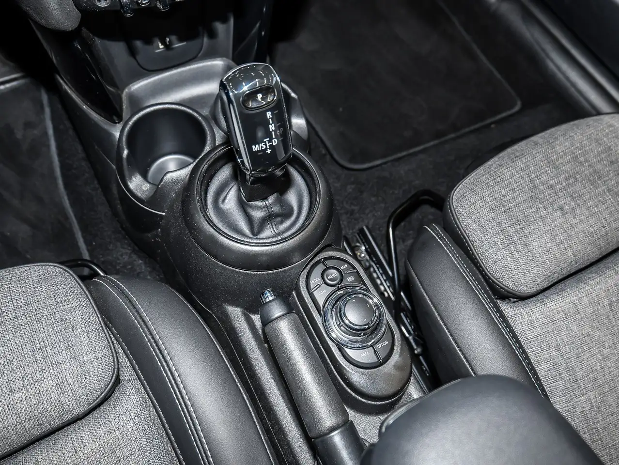 MINI Cooper C Cabrio Cooper C Cabrio LED PDC V+H DAB Tempomat Klima — معرض صور السيارة 20