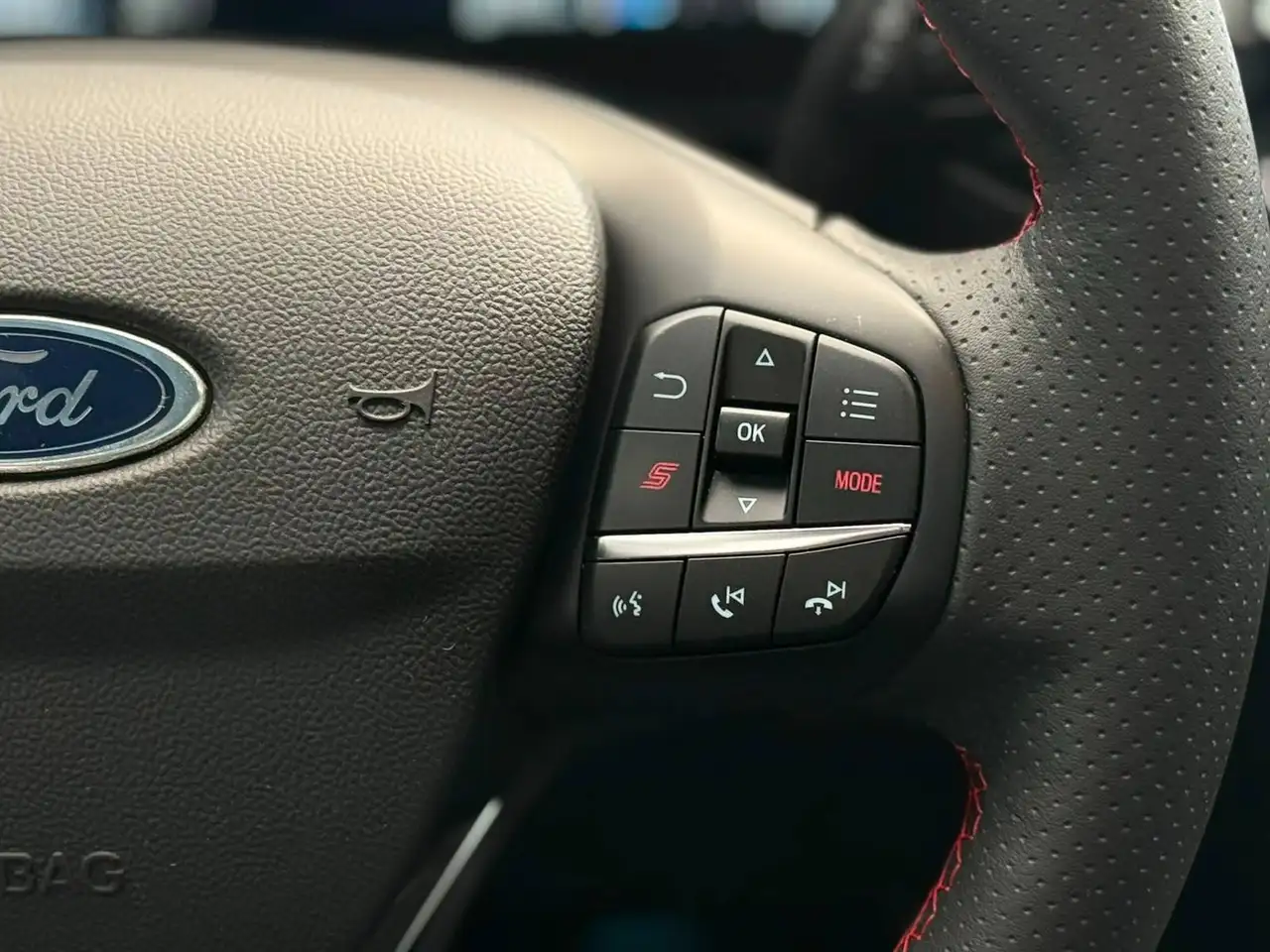 Ford Focus Lim. ST X 2.3 EcoBoost *FORD GARANTIE BIS 2031* Pano, B&O, HUD, Matrix-LED, iACC, Tot-W, Lenkradheiz. — Vehicle gallery 36