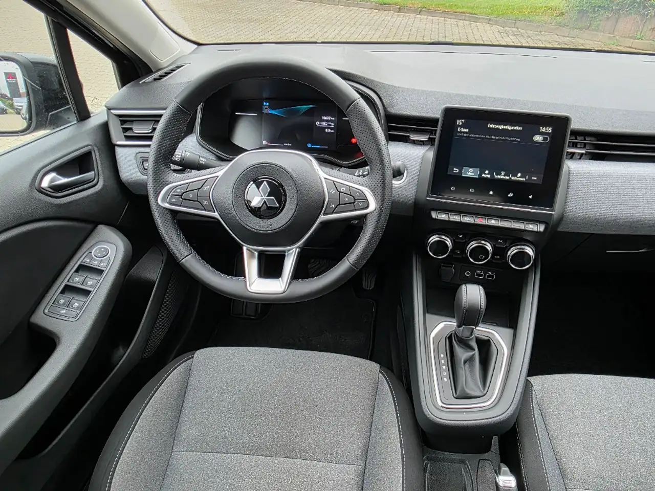 Mitsubishi Colt PLUS 1.6 Hybrid — Galería del vehículo 13
