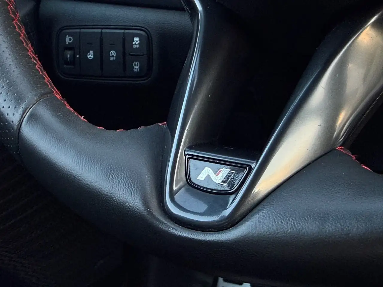 Hyundai i20 1.0 TGDI N Line *SPORT*LED*SHZ*SPUR*SOUND* — Galería del vehículo 29