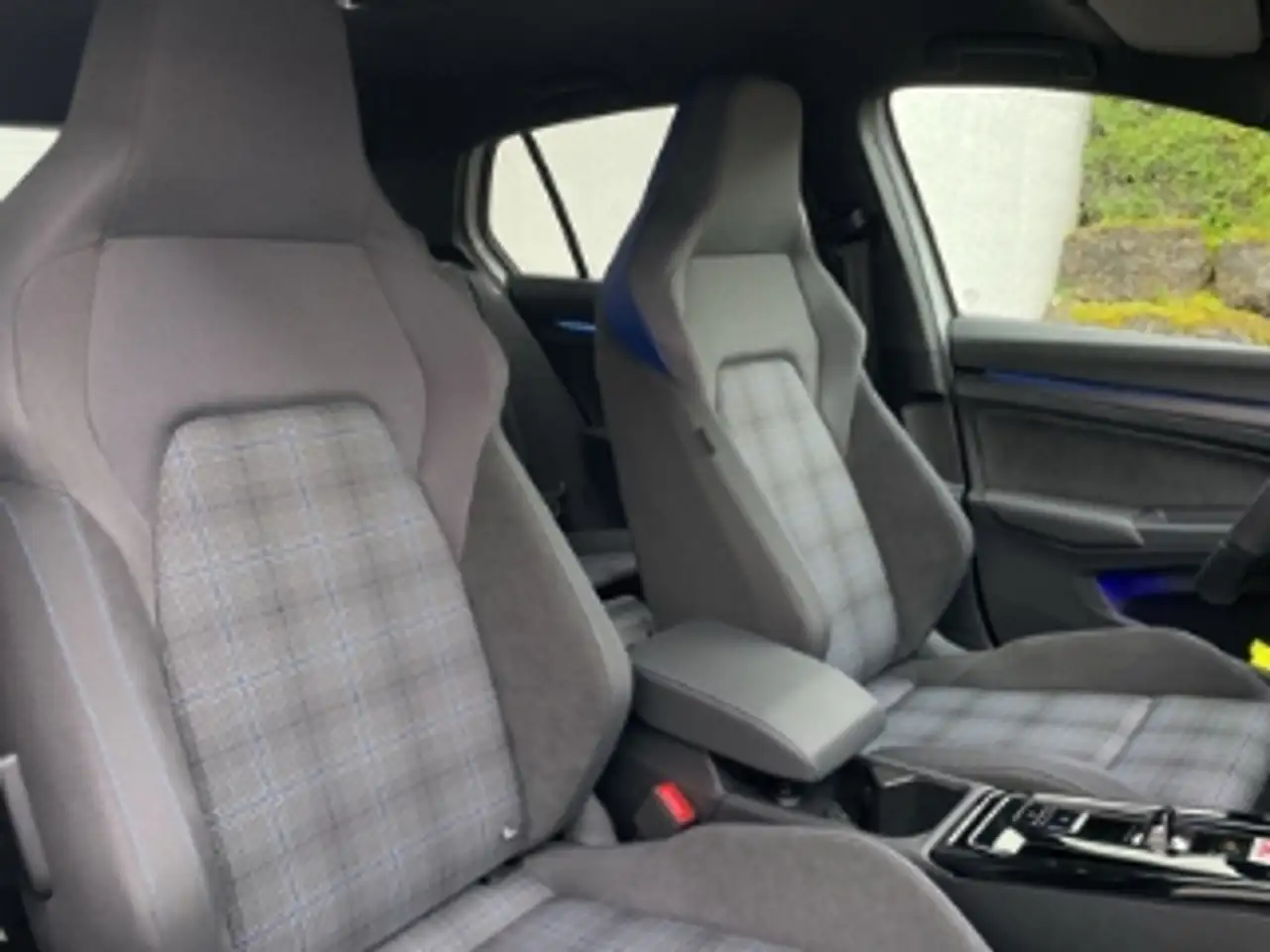 Volkswagen Golf VIII GTE 1.5 TSI Hybrid DSG AHK/LED/ACC/DCC — Vehicle gallery 8