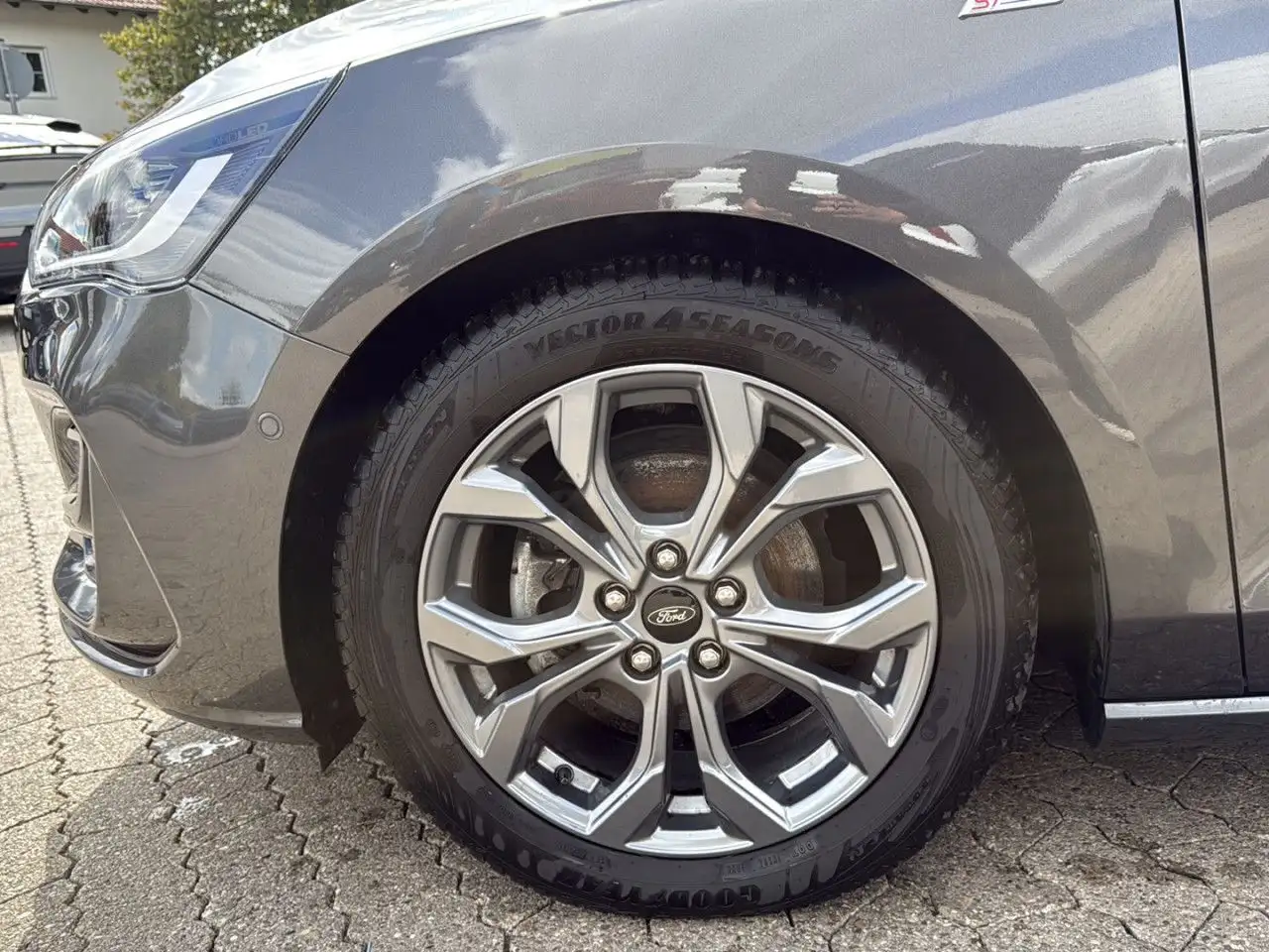 Ford Focus Turnier 1.0 EcoBoost ST-Line X Bluetooth LED — Galería del vehículo 18