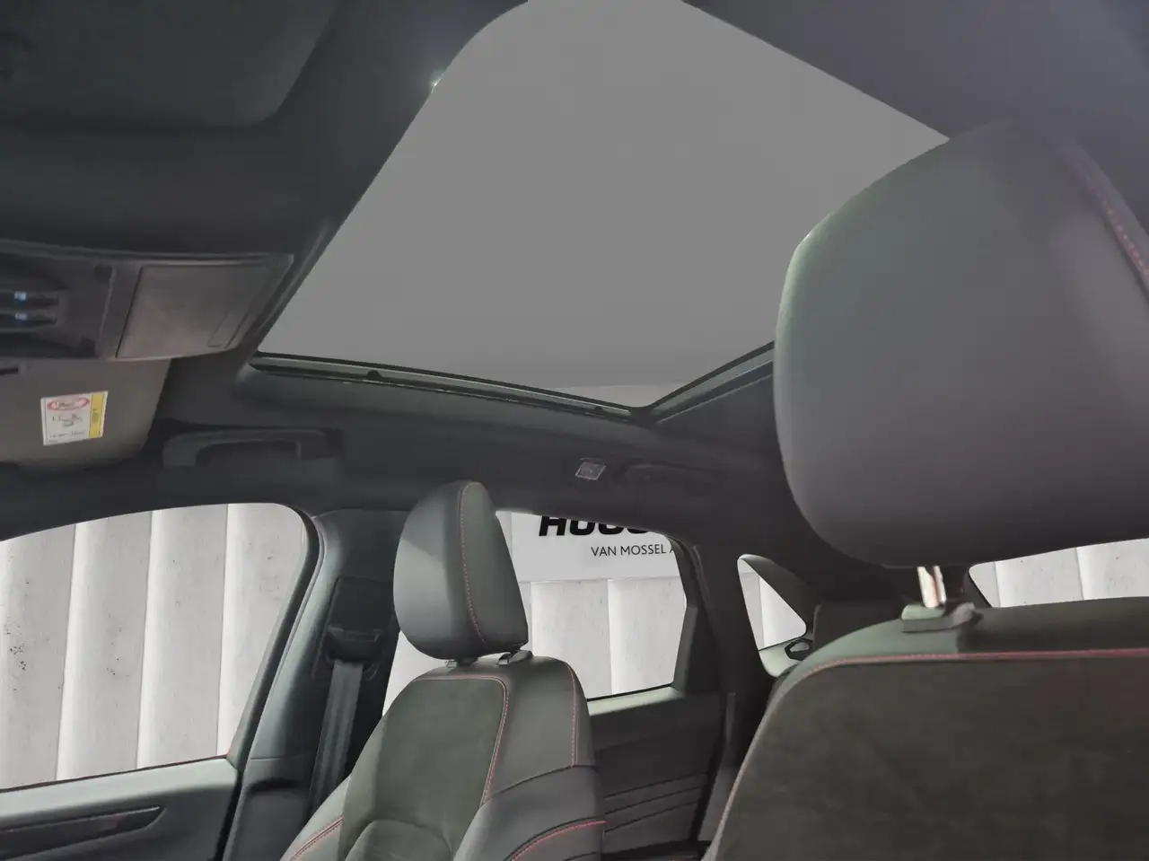 Ford Kuga ST-Line X*PANO*AHK*KAM*ACC*NAVI*SOUND-SYS. — Galería del vehículo 16