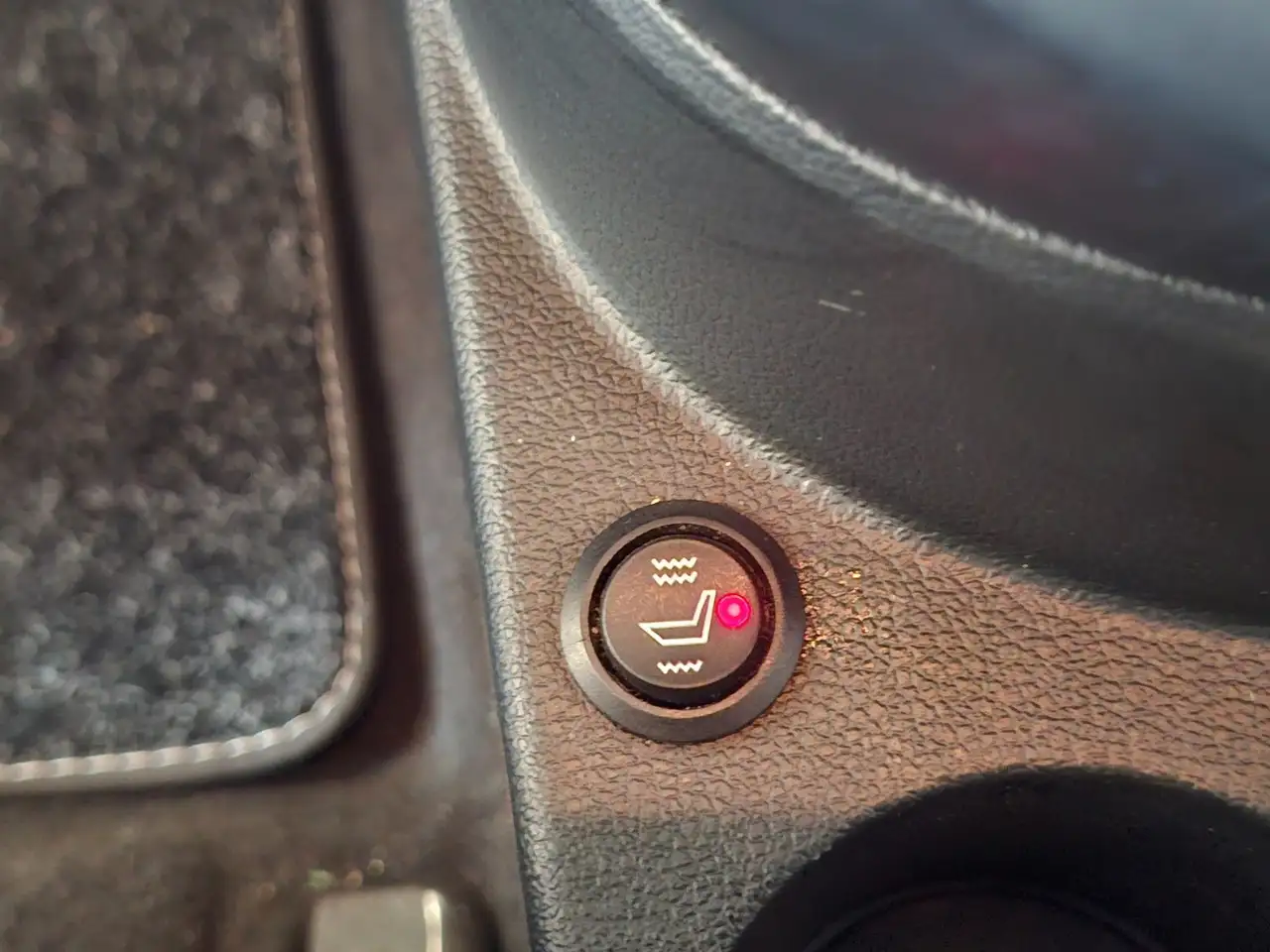 Hyundai i10 Sitzhzg Klima AndroidAuto AppleCP Armlehne — Galerie du véhicule 17