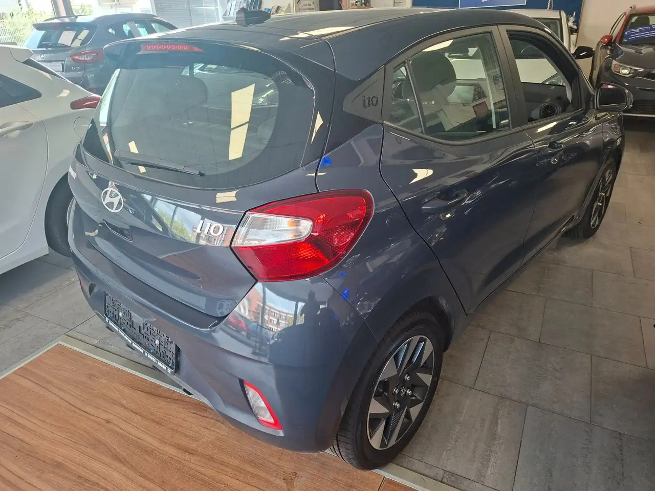 Hyundai i10 Sitzhzg Klima AndroidAuto AppleCP Armlehne — Galerie du véhicule 12