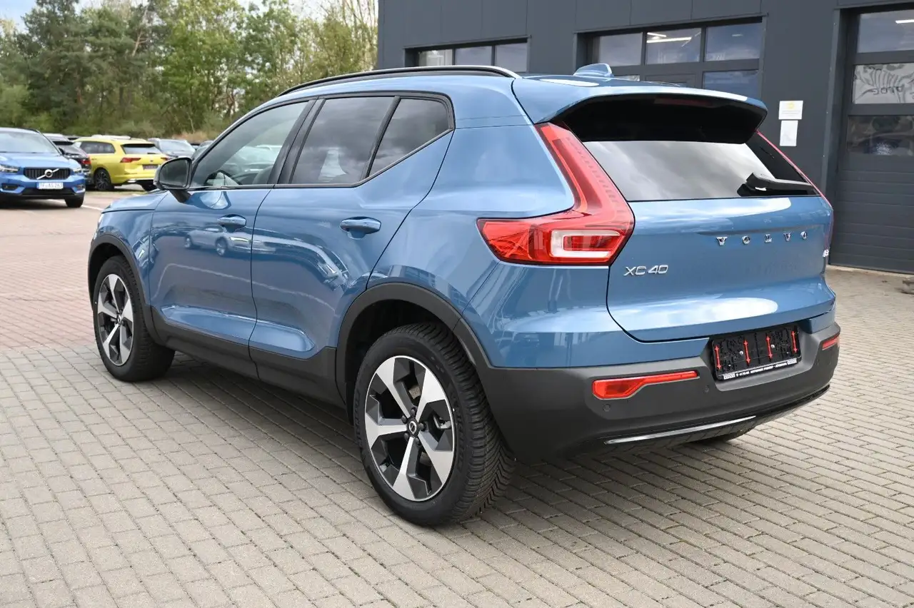 Volvo XC40 B3 DSG Plus Dark*360°*ACC*AHK*Allwetter — Galería del vehículo 3