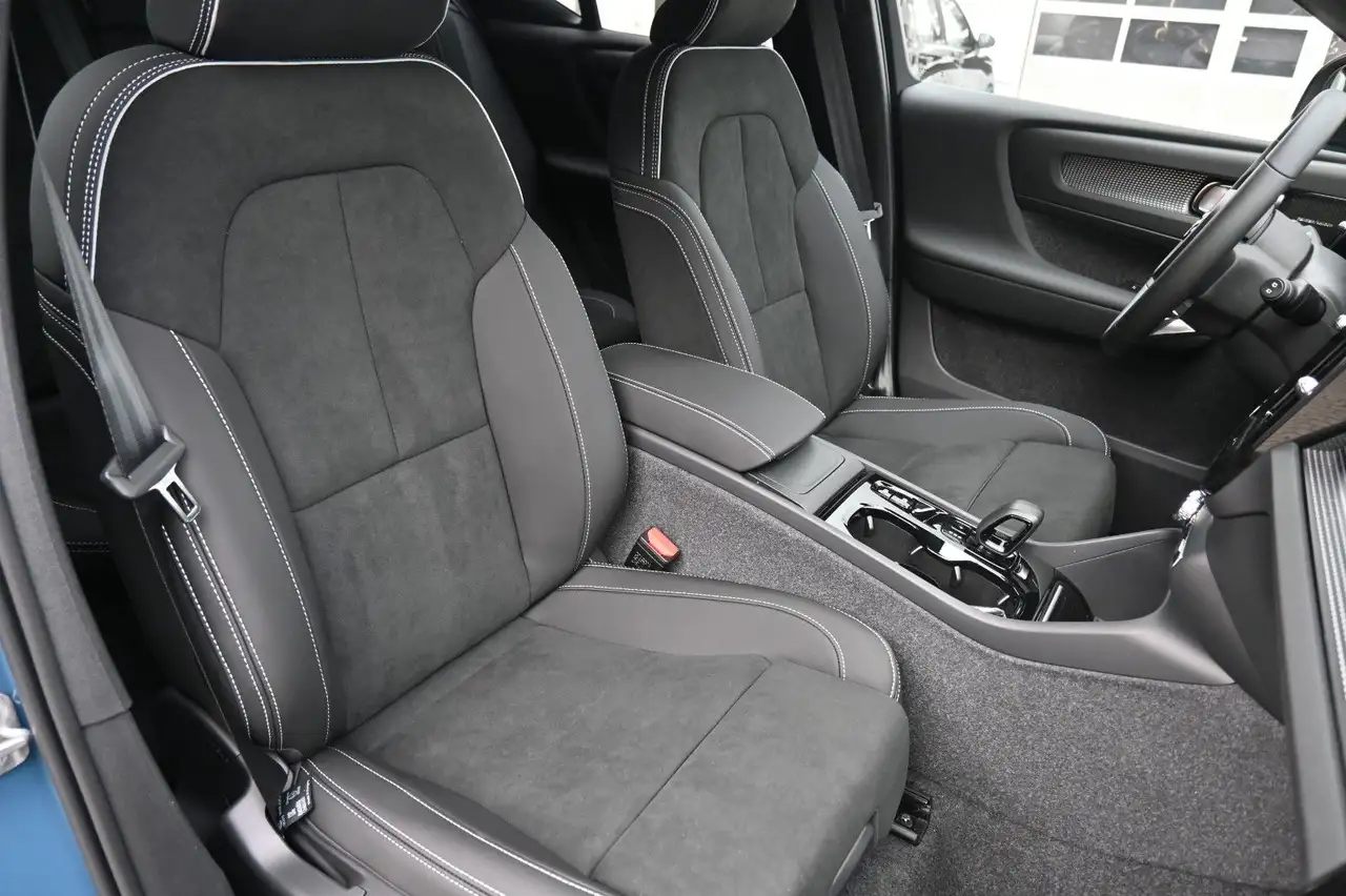 Volvo XC40 B3 DSG Plus Dark*360°*ACC*AHK*Allwetter — Galería del vehículo 14