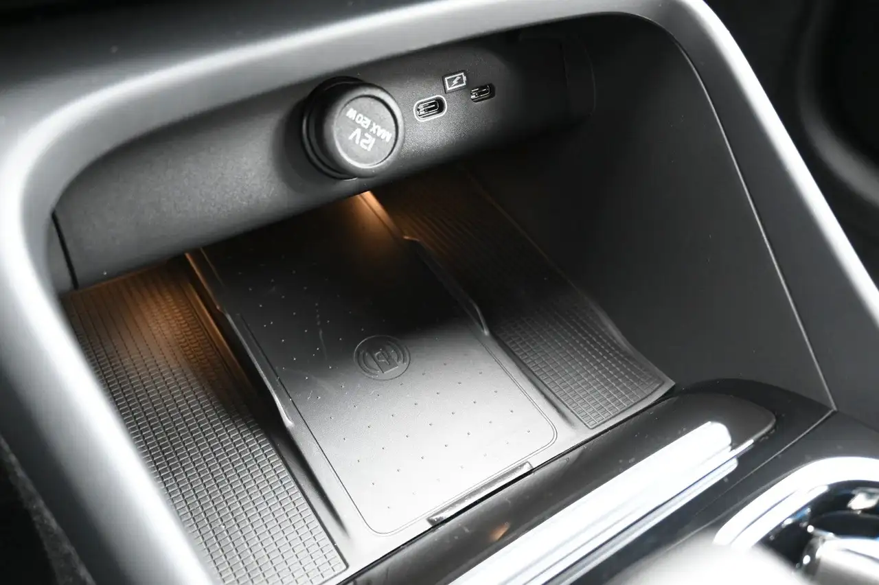Volvo XC40 B3 DSG Plus Dark*360°*ACC*AHK*Allwetter — Galería del vehículo 24
