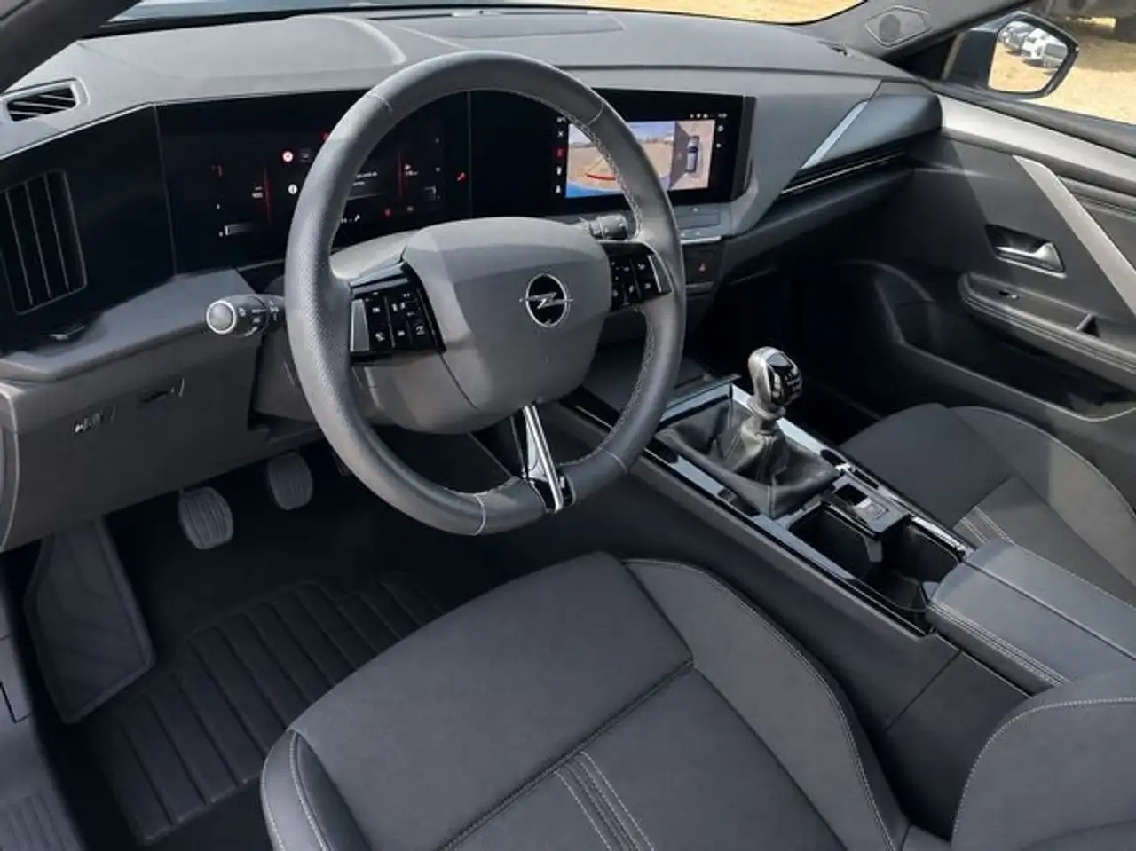 Opel Astra 1.2T XHT S/S GS 130 — Vehicle gallery 9