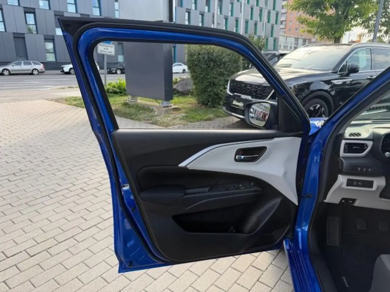 Suzuki Swift SWIFT 1.2 DUALJET HYBRID 5-GANG COMFORT+ — Galería del vehículo 11