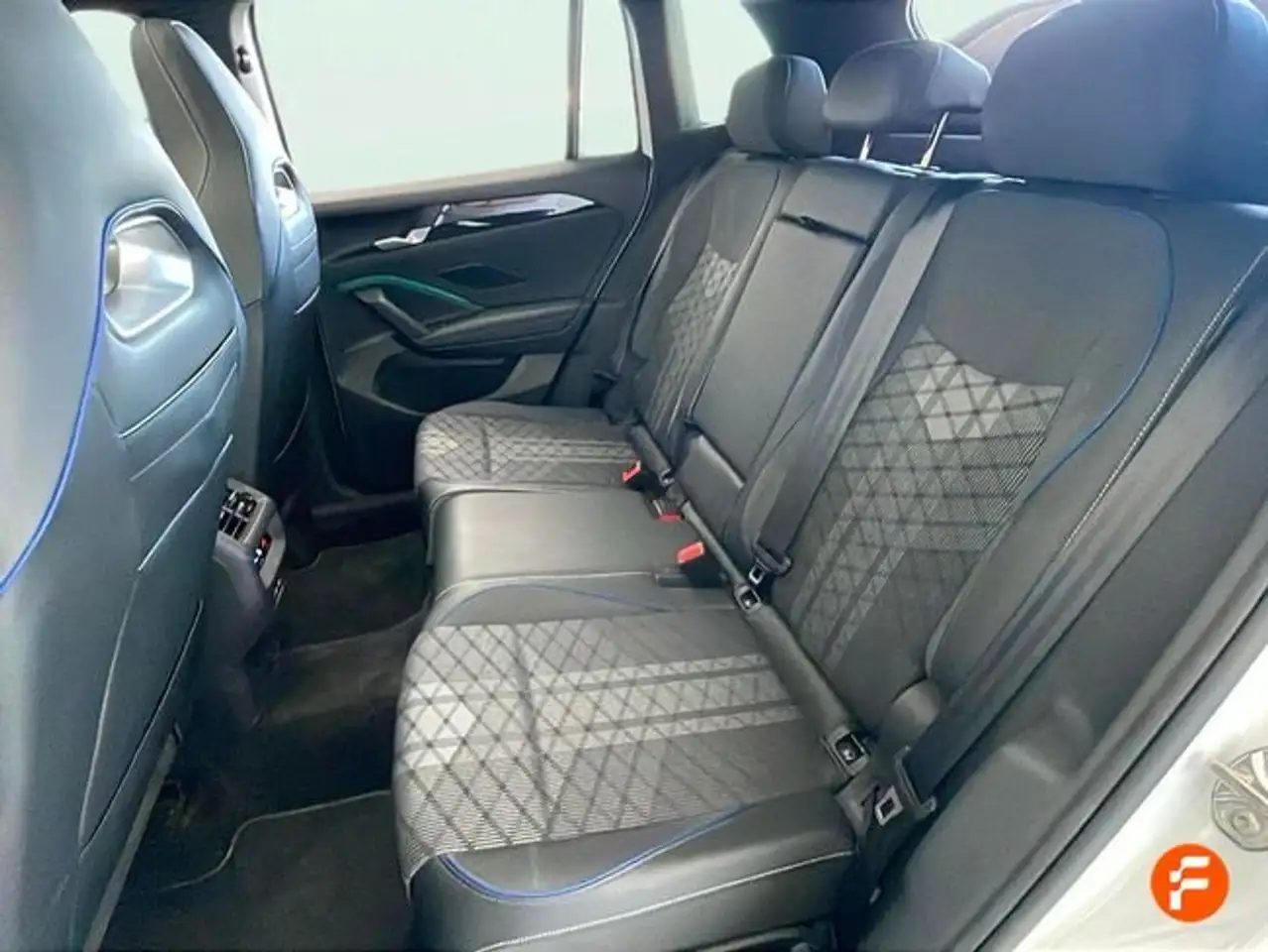 Volkswagen Tiguan R-Line 1.5 eTSI 110kW (150CV) DSG — معرض صور السيارة 13