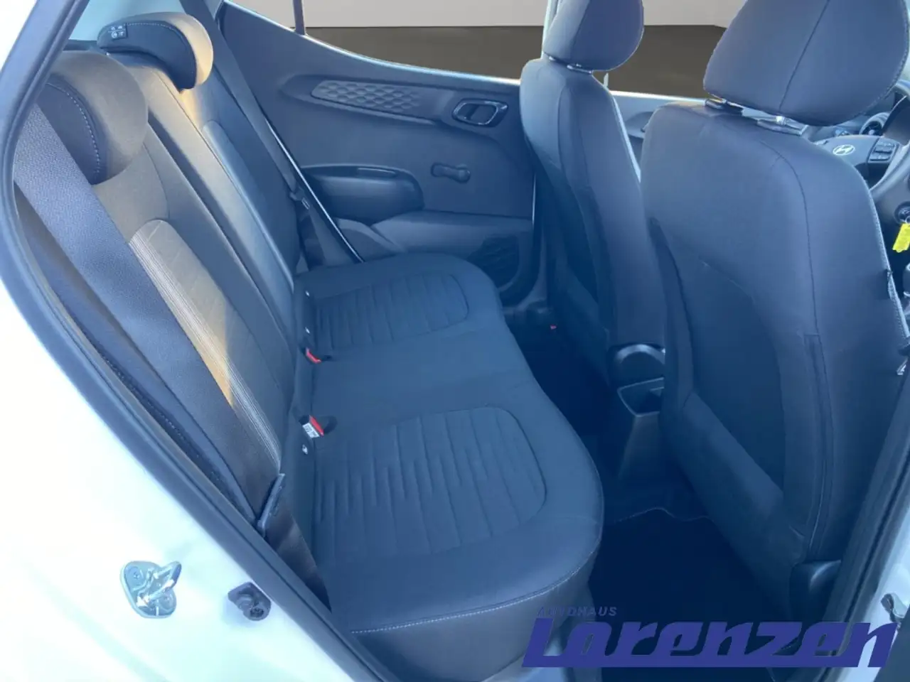 Hyundai i10 FL (MY25) 1.0 (63 PS) Select Navi Apple CarPlay An — معرض صور السيارة 10