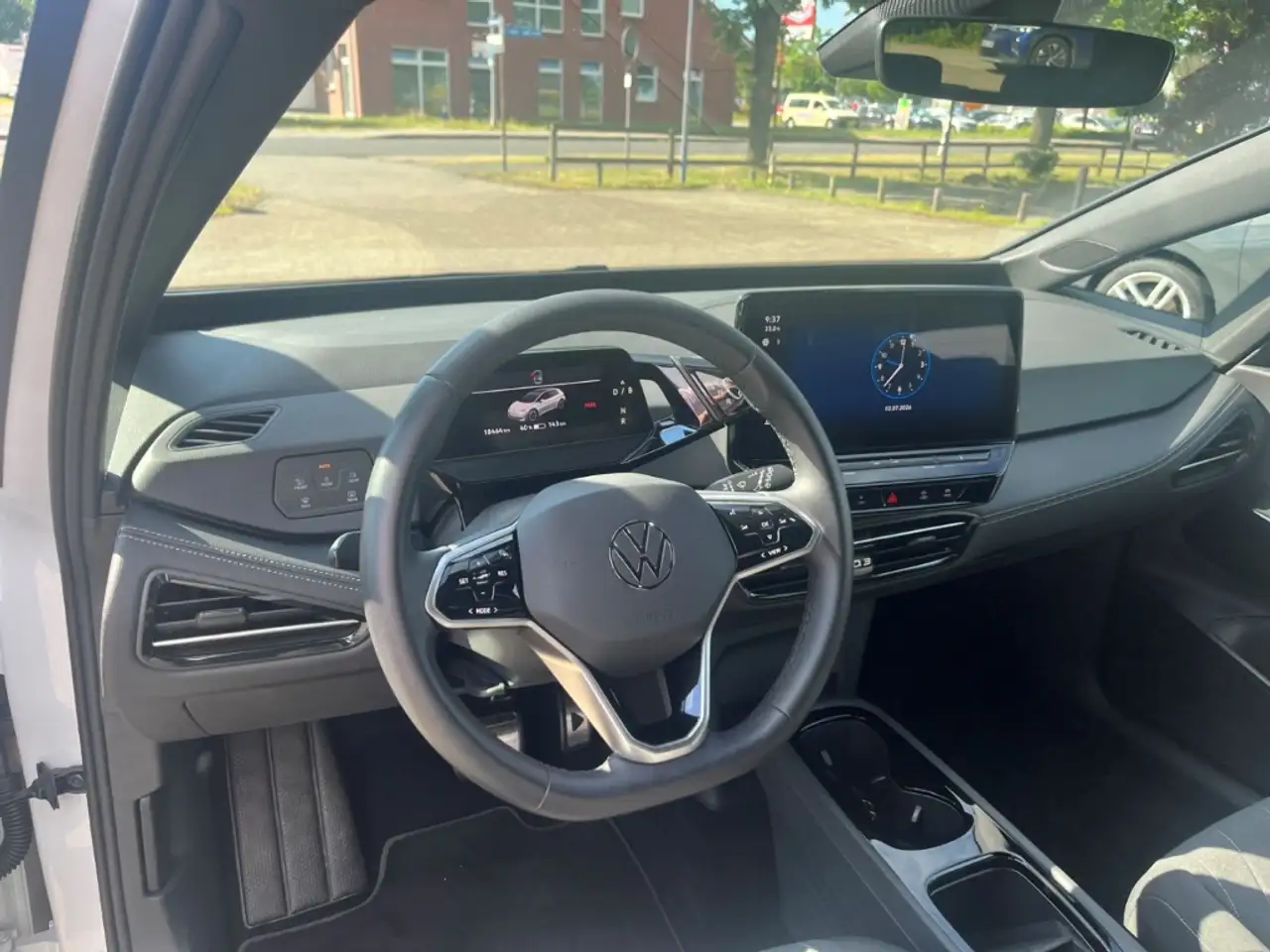 Volkswagen ID.3 Pro 62 kWh MATRIX ACC DCC AHK* NAV PANO SHZ PDC RF — معرض صور السيارة 9