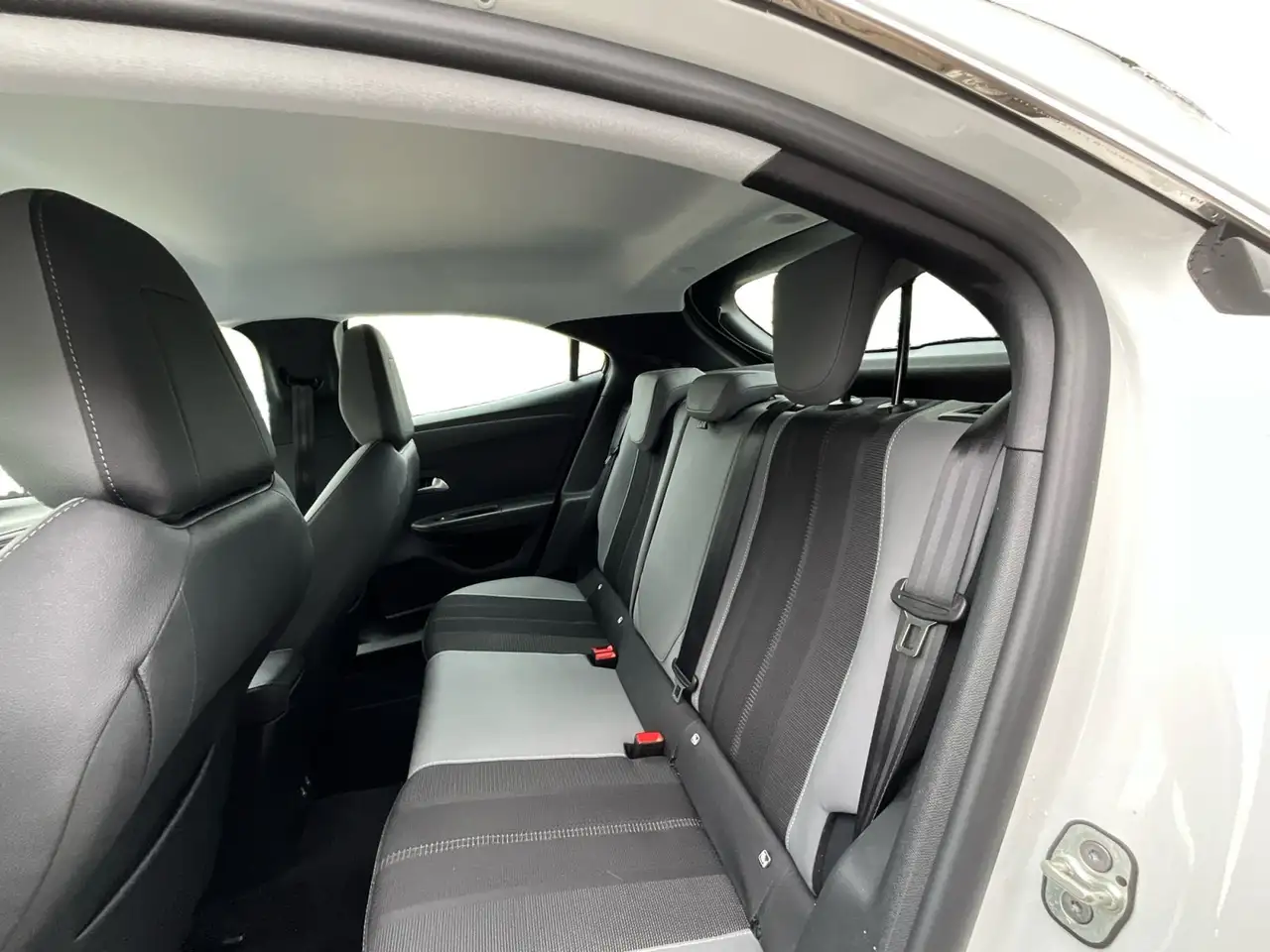 Opel Mokka 1.2 Turbo Elegance Kamera PDC Top-Zustand — Galería del vehículo 15
