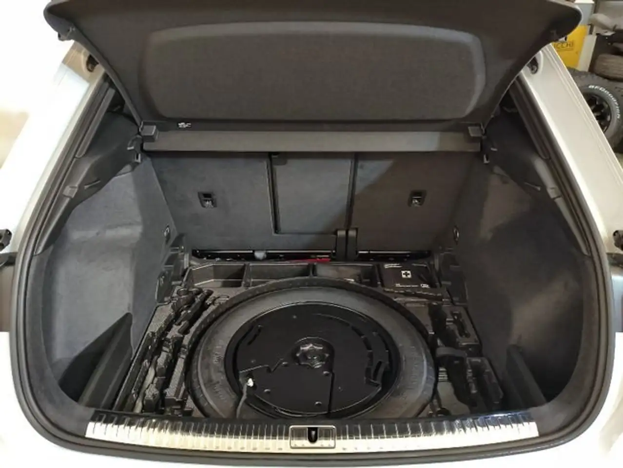 Audi Q3 35 TDI Black line S tronic 110kW — معرض صور السيارة 32