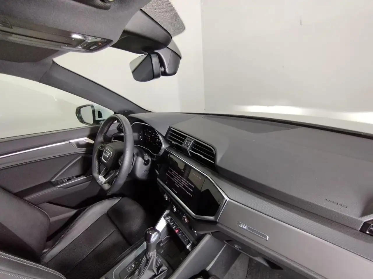 Audi Q3 35 TDI Genuine edition S tronic 110kW — Galería del vehículo 11