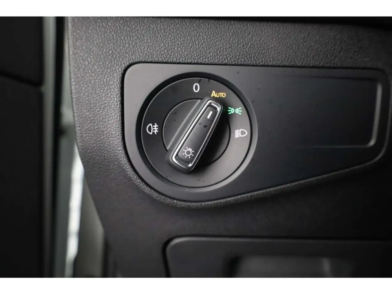 Volkswagen Tiguan 1.5 TSI R-Line DSG LED/SH/Klima/PDC — Galerie du véhicule 20