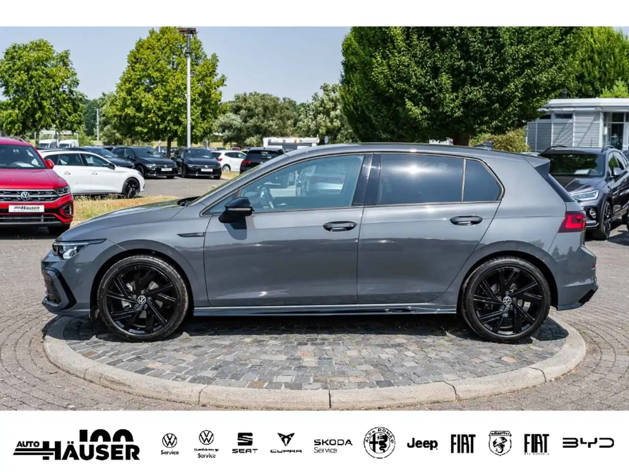 Volkswagen Golf VIII R-Line 1.5 eTSI DSG AHK H&K BLACK-STYLE NAVI — Vehicle gallery 3