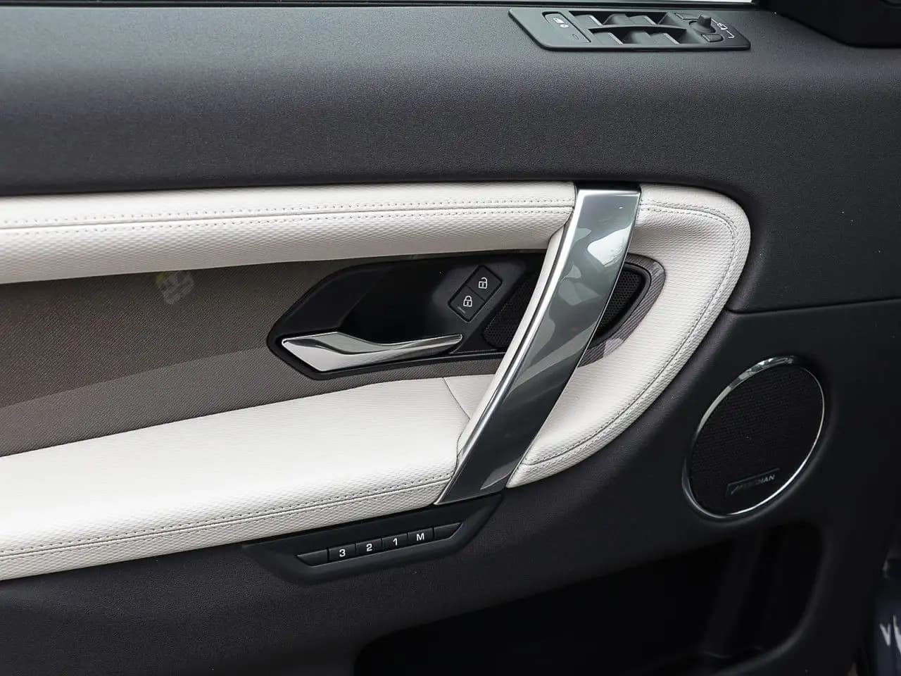 Land Rover Discovery Sport P200 Dynamic SE — Galería del vehículo 14