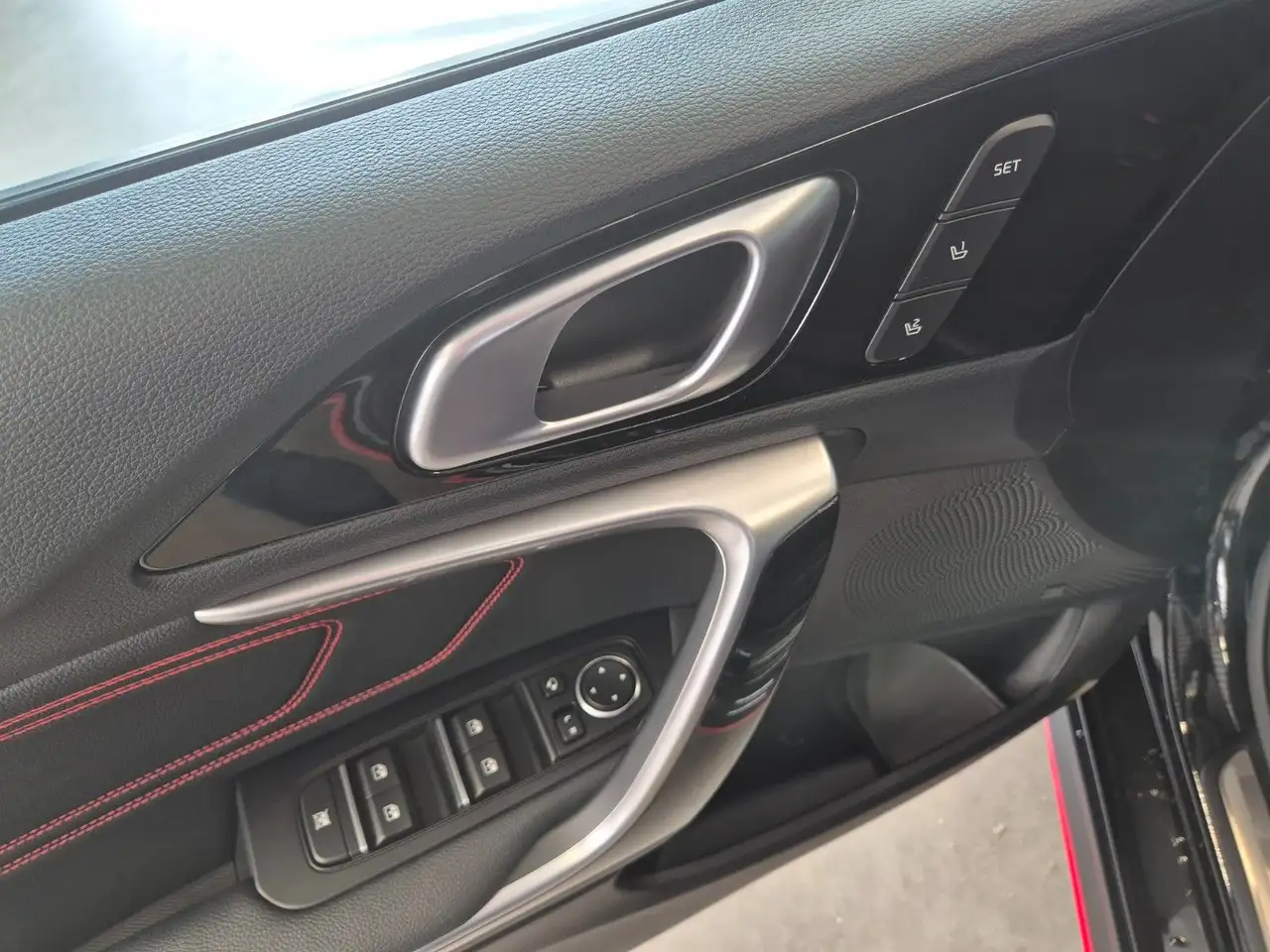 Kia Ceed / cee'd CEED GT LEDER NAVI LED SHZ CAMERA GLASDACH ACC — معرض صور السيارة 19