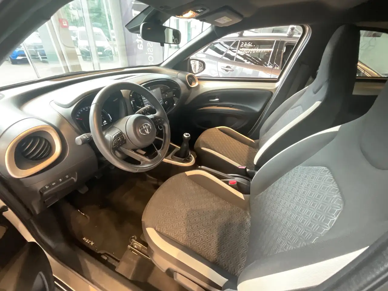 Toyota Aygo 1.0 Pulse ACC+Navi+SHZ+Kam.+LM+PDC+SoundSys — Vehicle gallery 12