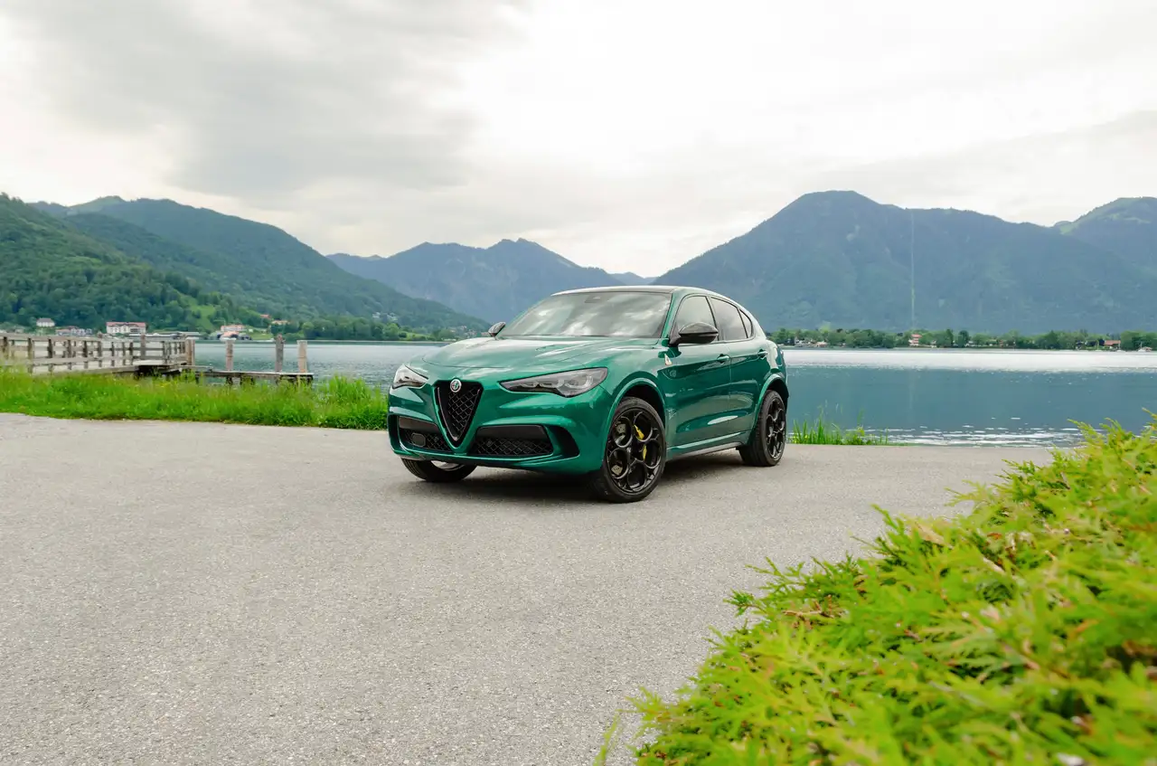 Alfa Romeo Stelvio Q4 Quadrifoglio „100 Anniversario“ | 1 of 100 — Vehicle gallery 24
