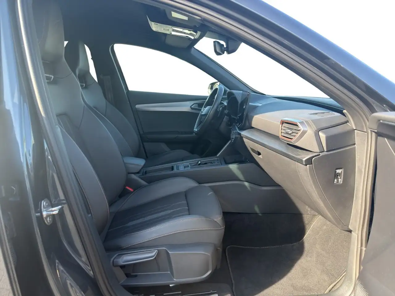 CUPRA Formentor 2.0 TSI DSG 4Drive VZ DCC VIRTUAL*NAVI*LED*ACC*... — Galerie du véhicule 11