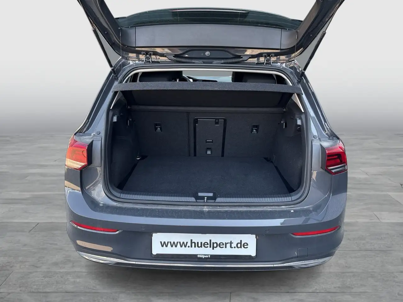 Volkswagen Golf VIII 1.0 eTSI MOVE CAM CARPLAY ALU SITZHEIZ — معرض صور السيارة 21