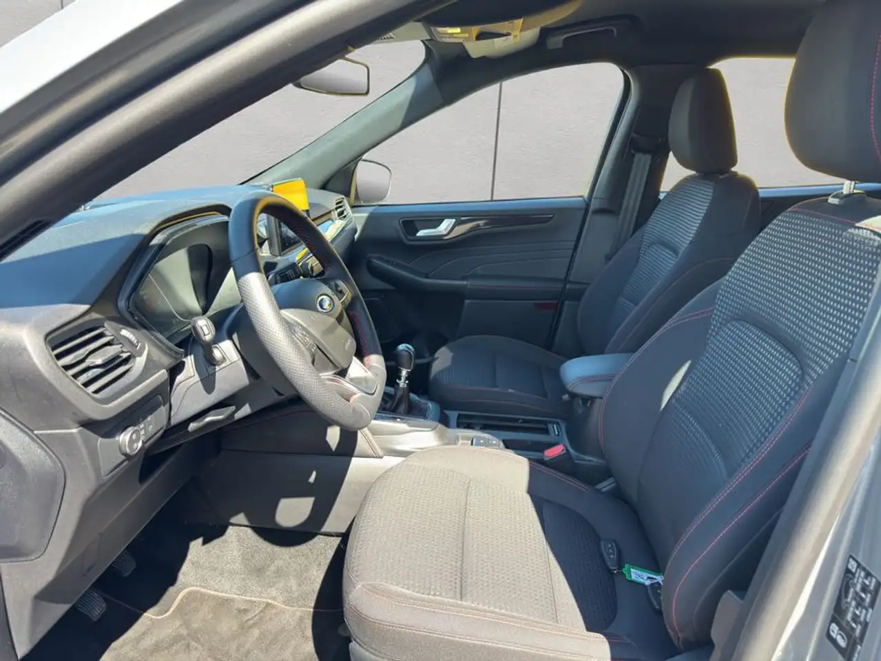 Ford Kuga 1.5 EcoBoost ST-LINE — Galería del vehículo 7