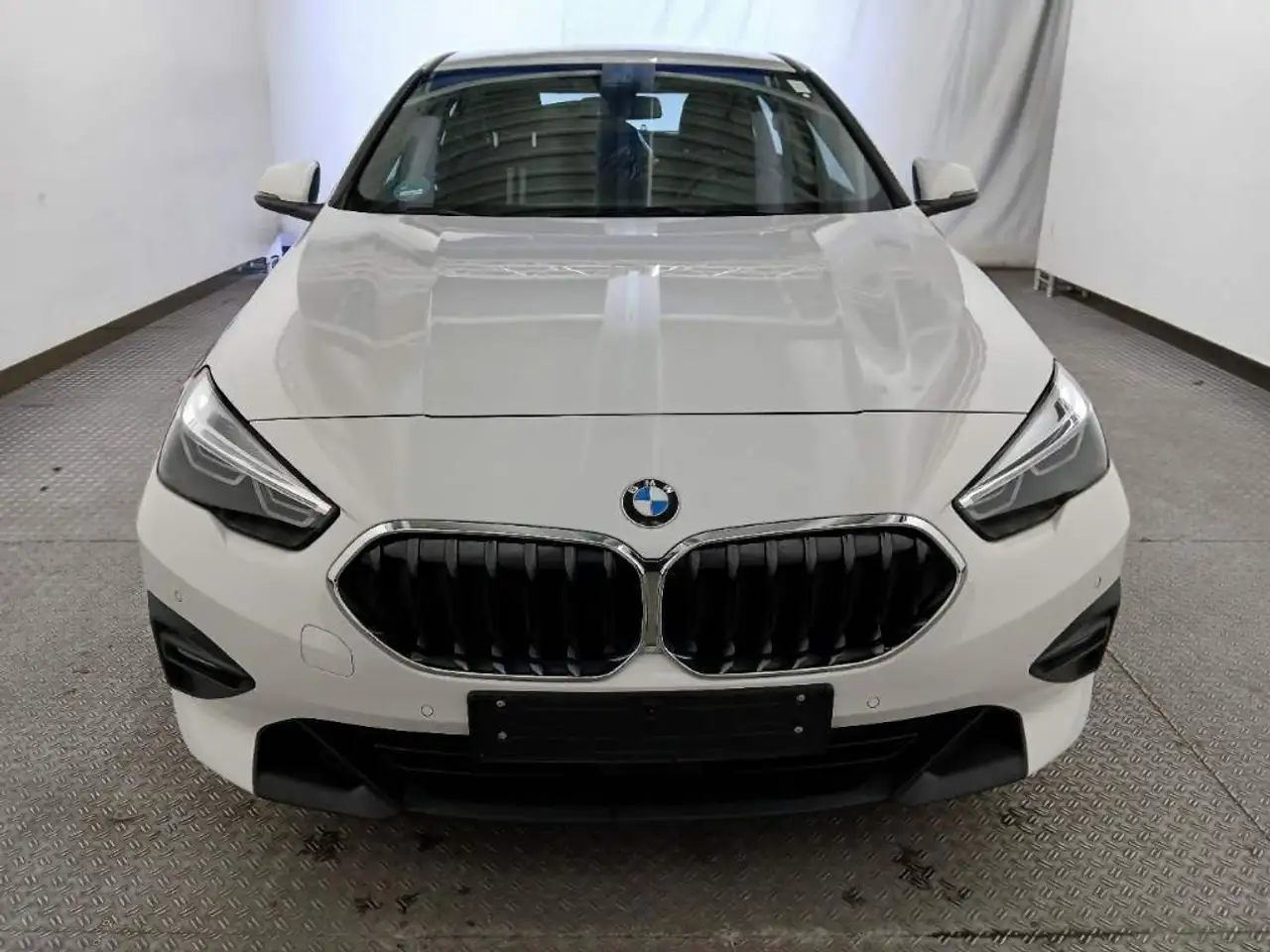 BMW 218 i Gran Coupe Advantage*LH*Parkassistent-Paket*DAB*SH*RFK*ACC*8 fach bereift*Außen-Spiegel-Paket*Driving-Assistant* — معرض صور السيارة 7