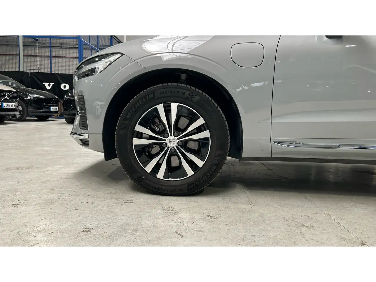 Volvo XC60 T6 Recharge Core — Vehicle gallery 15