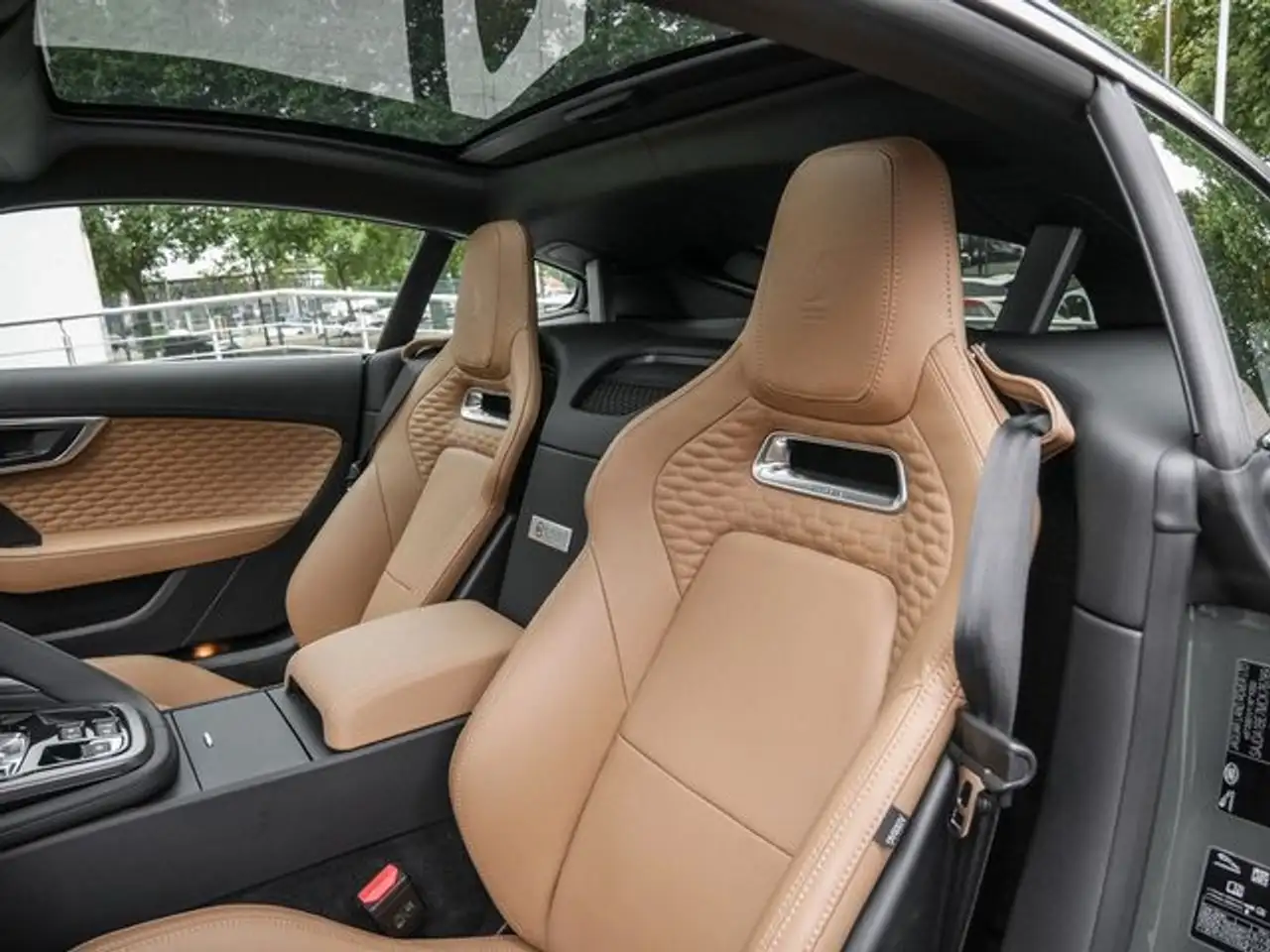 Jaguar F-Type P575 R Coupe AWD Heritage Edition 1 of 60 — Galerie du véhicule 9