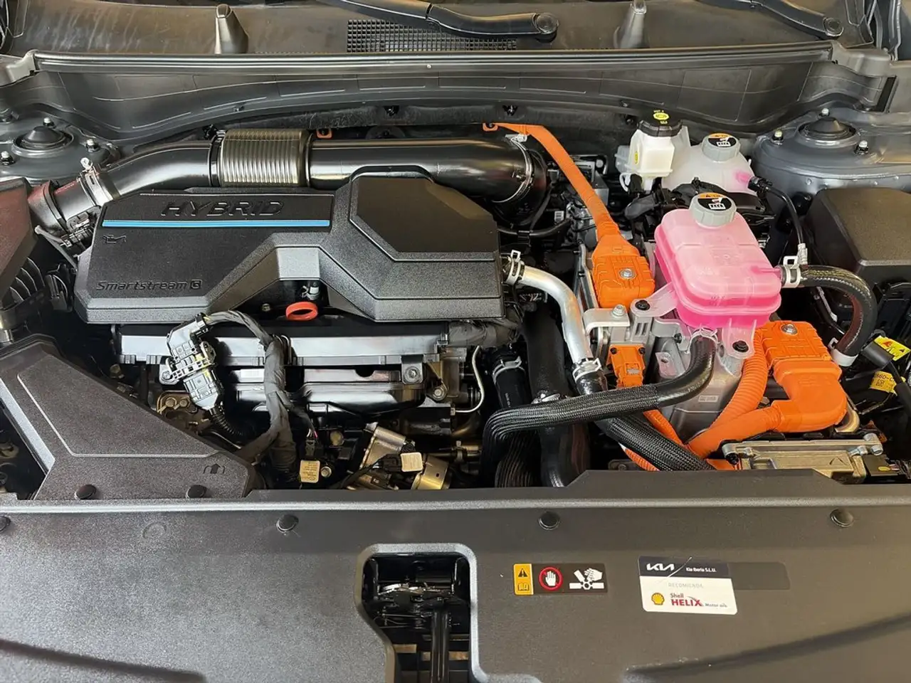 Kia Sportage 1.6 T-GDi HEV Tech — Vehicle gallery 29