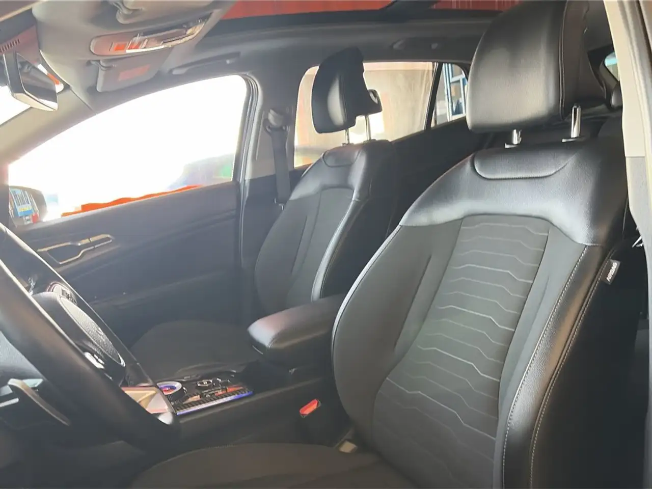 Kia Sportage 1.6 T-GDi HEV Tech — Vehicle gallery 8