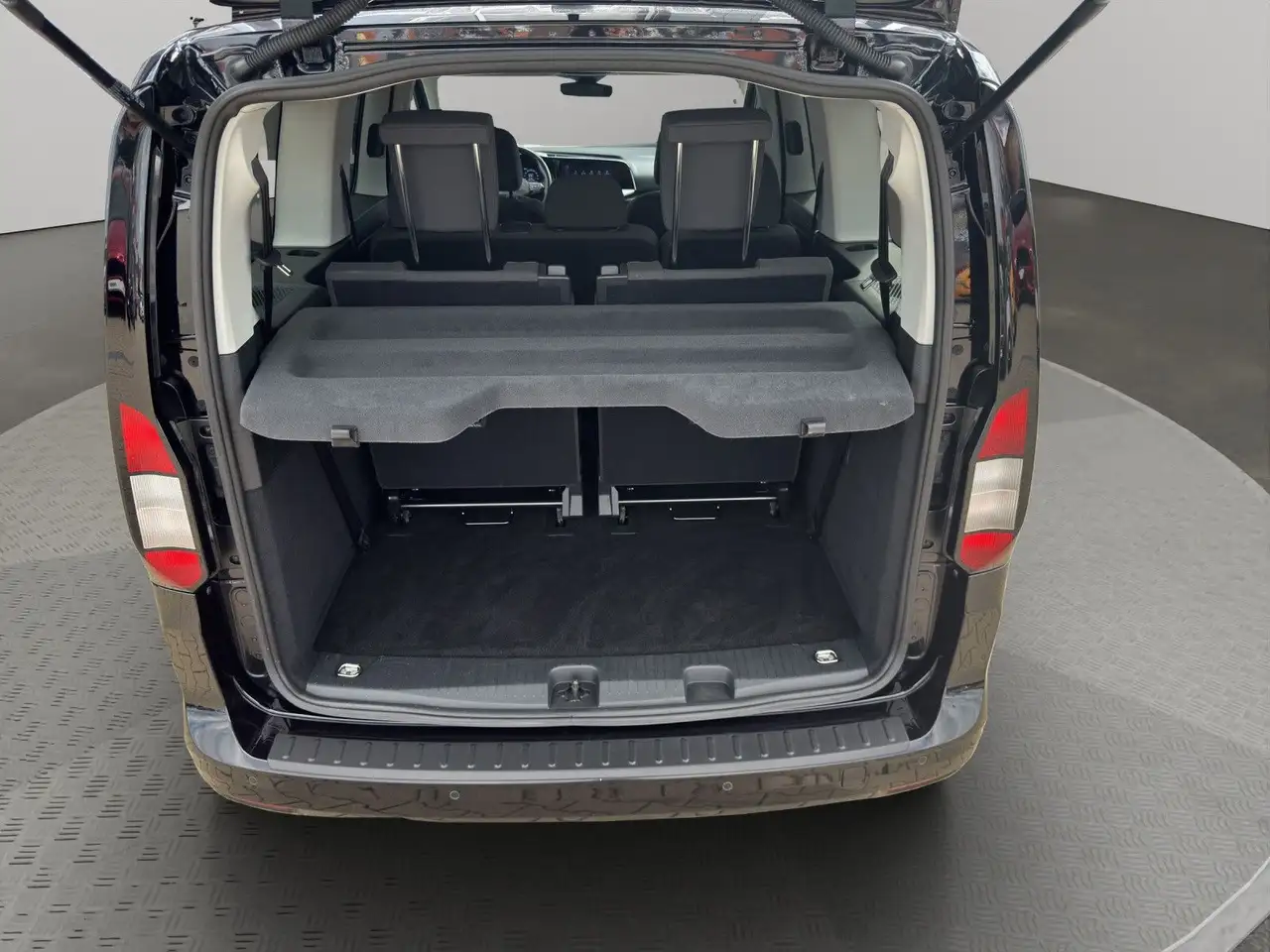 Ford Tourneo Connect Grand Tourneo Connect Titanium *7 Sitzer*Navi* — Galerie du véhicule 21